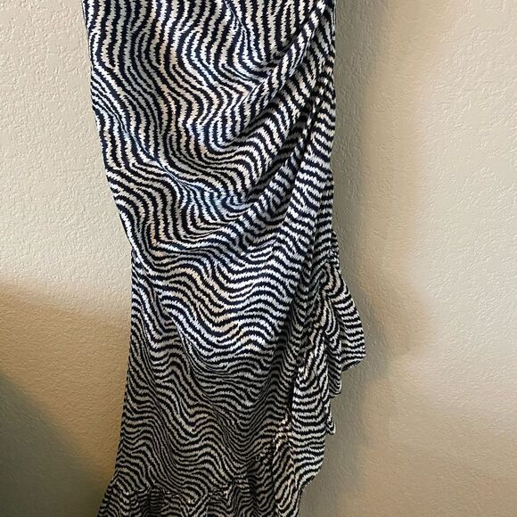 NWT  CINQ A SEPT CHRISTEL DRESS Size 6 - Picture 9 of 9